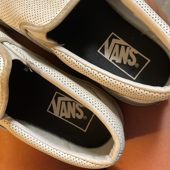 8.5 women’s vans white perf leather low top slip on sneakers - Picture 9 of 10